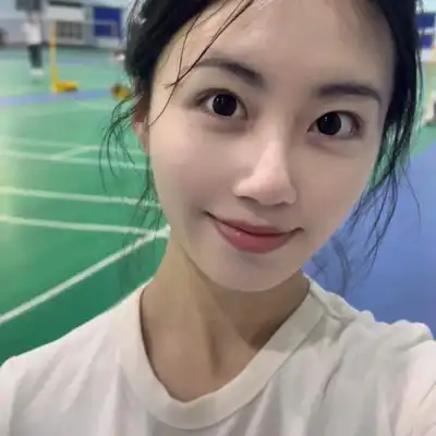 陆英